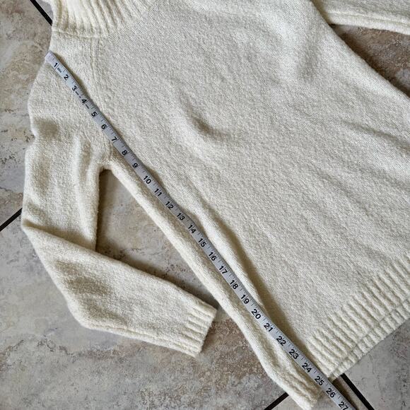 LL Bean Women’s Wool Blend Cream Thin Knit Turtleneck Long Sleeve Sweater Small - Picture 8 of 12